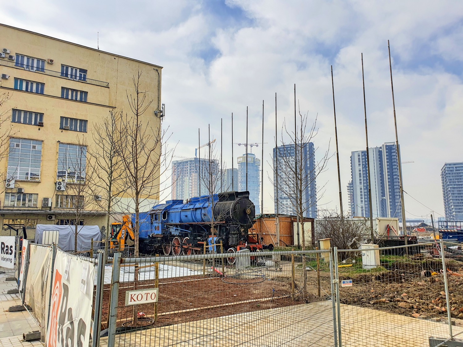 "Plava lokomotiva" "Plava lokomotiva"